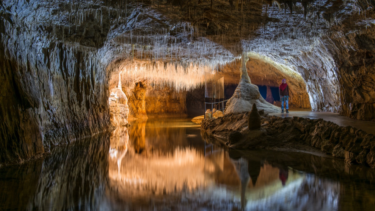 Évadez-vous en Auvergne-Rhône-Alpes à la Grotte de Choranche ! Évadez-vous en Auvergne-Rhône-Alpes à la Grotte de Choranche !