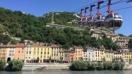 &Eacute;vadez-vous en Auvergne-Rh&ocirc;ne-Alpes &agrave; bord du T&eacute;l&eacute;ph&eacute;rique Grenoble-Bastille !