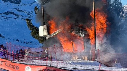 Flaine : une cabane ravag&eacute;e par les flammes sur les pistes de ski