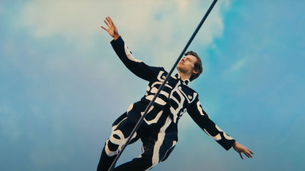 Harry Styles devient funambule le temps d'un clip avec "Daylight"
