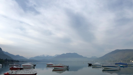 Lac d'Annecy : La Ville rappelle les r&egrave;gles en vigueur