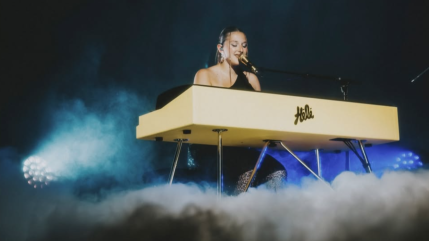 H&eacute;l&eacute;na r&eacute;agit &agrave; son int&eacute;gration aux Enfoir&eacute;s : "C&rsquo;est une cause importante pour moi"