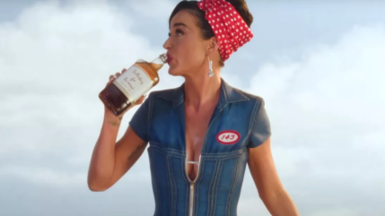 Katy Perry donne sa vision pour son retour avec "Woman's World" Katy Perry donne sa vision pour son retour avec "Woman's World"