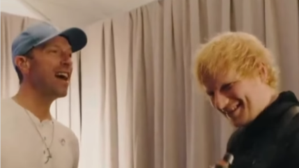 La rencontre surprise entre Ed Sheeran et Chris Martin (Coldplay) ravit les fans ! La rencontre surprise entre Ed Sheeran et Chris Martin (Coldplay) ravit les fans !