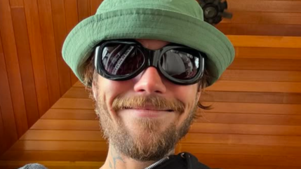 Le grand-p&egrave;re de Justin Bieber meurt &agrave; 80 ans : le chanteur lui rend un vibrant hommage