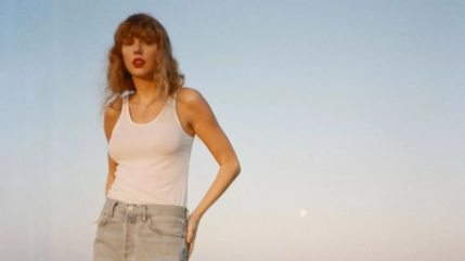 Taylor Swift : 8 ans plus tard, la r&eacute;&eacute;dition de "1989" est un succ&egrave;s