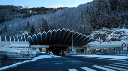 Tunnel du Mont-Blanc : Vers une fermeture de trois mois tous les ans pendant quinze ans ? Tunnel du Mont-Blanc : Vers une fermeture de trois mois tous les ans pendant quinze ans ?