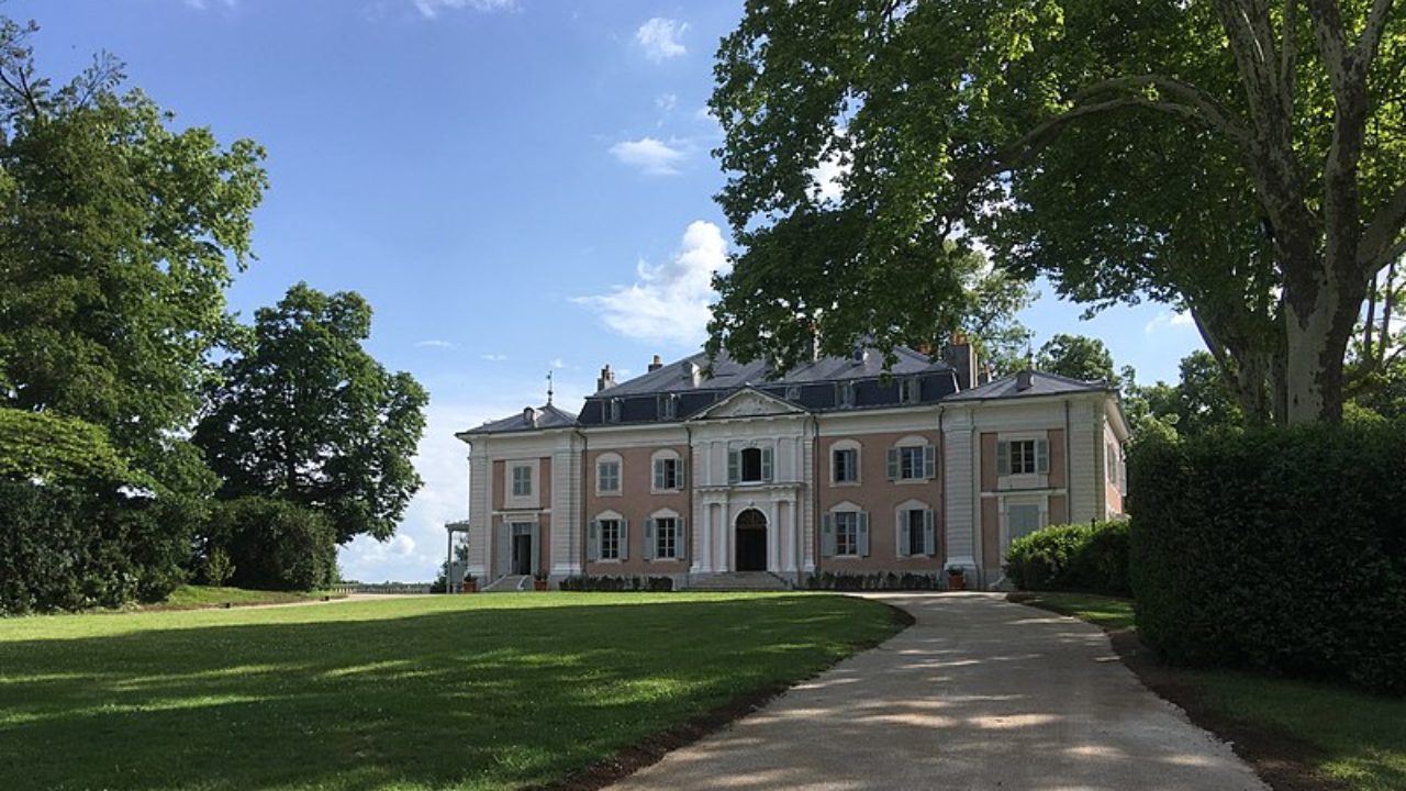6 endroits magnifiques à découvrir autour de Thonon - Abbaye Notre-Dame de l'Abondance - Château de Ferney-Voltaire